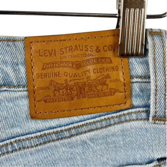 Levi’s Premium Wedgie Straight Light Wash Denim Size 26 - Picture 6 of 8
